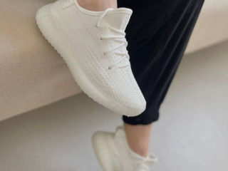 Yeezy 350 foto 4