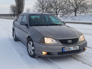 Toyota Avensis foto 5