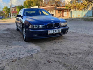 BMW 5 Series foto 2