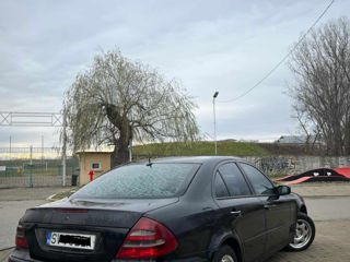 Mercedes E-Class foto 2