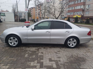 Mercedes E-Class foto 2