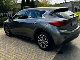 Infiniti Q30 foto 6