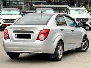 Chevrolet Aveo foto 5