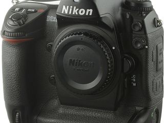 Nikon D2X Body.