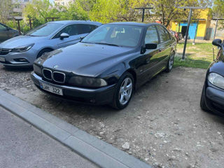 BMW 5 Series foto 2