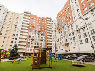 Apartament cu 2 camere, 80 m², Buiucani, Chișinău foto 11