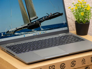 Dell Precision 5570/ Core I5 1245U/ 16Gb Ram DDR5/ Nvidia T550/ 500Gb SSD/ 15.6" FHD IPS!! foto 4