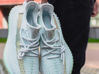 Adidas Yeezy Boost 350 V2 Hyper Space foto 2