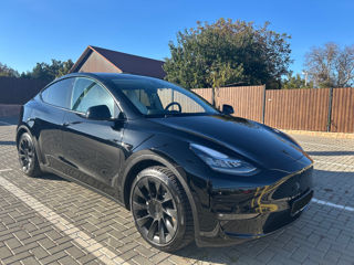 Tesla Model Y foto 10