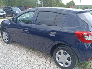 Dacia Sandero foto 2