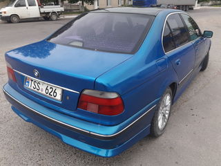 BMW 5 Series foto 6