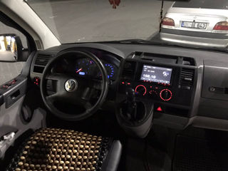 Volkswagen Caravelle foto 1