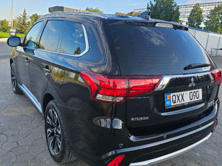 Mitsubishi Outlander foto 3