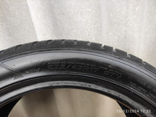 Vînd 2 Cauciucuri de iarnă Goodyear ultra 235/45/17 2019 anul foto 6