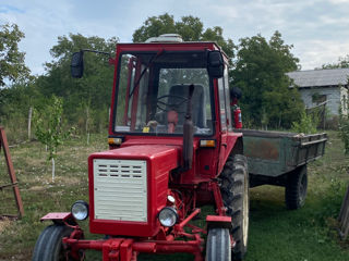 Tractor T25 cu remorcă