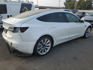 Tesla Model 3 foto 4