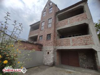 Spre vânzare duplex cu ogradă proprie! foto 4