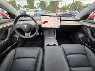 Tesla Model 3 foto 8