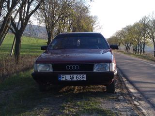 Audi 100 foto 2