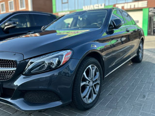 Mercedes C-Class foto 1