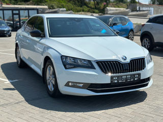 Skoda Superb foto 1