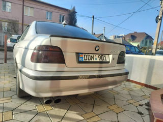 BMW 5 Series foto 5