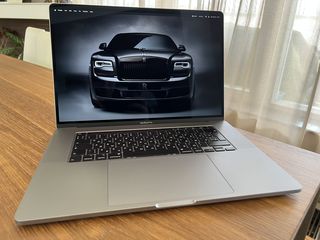 Apple MacBook Pro 16" 2019 Space Gray (16GB RAM, 1TB Storage, 2,3 GHz 8-Core Intel Core i9)
