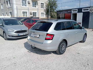 Skoda Fabia foto 2