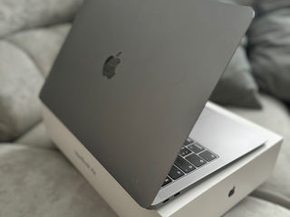 MacBook Air 13 i5 starea bună