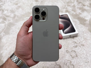 iPhone 15 Pro Max 256GB Natural Titanium foto 2