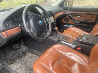 BMW 5 Series foto 5