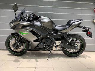 Kawasaki Ninja 650 foto 4