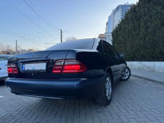 Mercedes E-Class foto 4