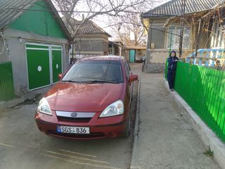 Suzuki Liana foto 2