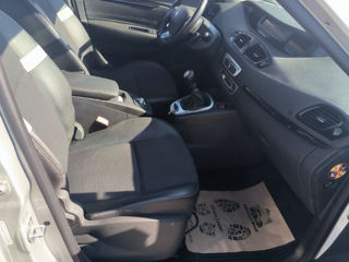 Renault Grand Scenic foto 8