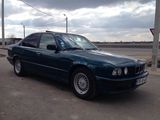 BMW 5 Series foto 1