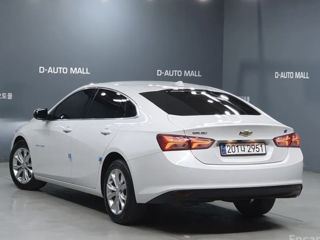 Chevrolet Malibu foto 2