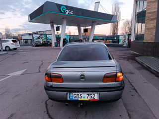 Opel Omega foto 5