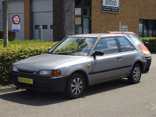 Mazda 323 1.4 benzin 1991 piese запчасти foto 2