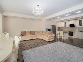 2-х комнатная квартира, 147 м², Центр, Кишинёв