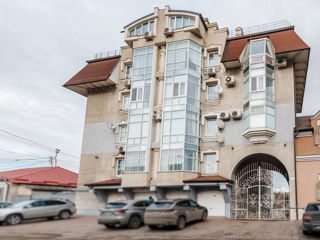 Apartament cu 4 camere, 194 m², Centru, Chișinău foto 3