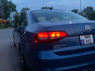 Volkswagen Jetta foto 3