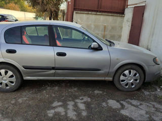 Nissan Almera foto 2