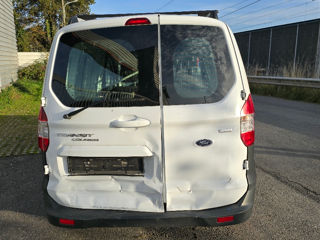 Ford Tourneo Courier foto 2