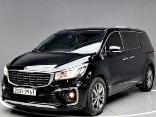 KIA Carnival foto 1