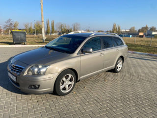 Toyota Avensis foto 4