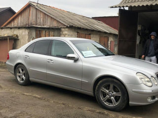 Mercedes E-Class foto 2