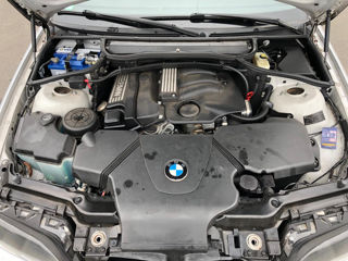 BMW 3 Series Touring foto 5