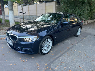 BMW 5 Series foto 1