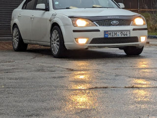 Ford Mondeo foto 2